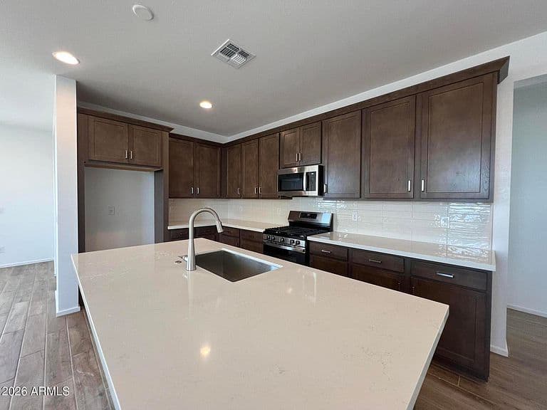 46860 W Crescent Moon Drive photo 4