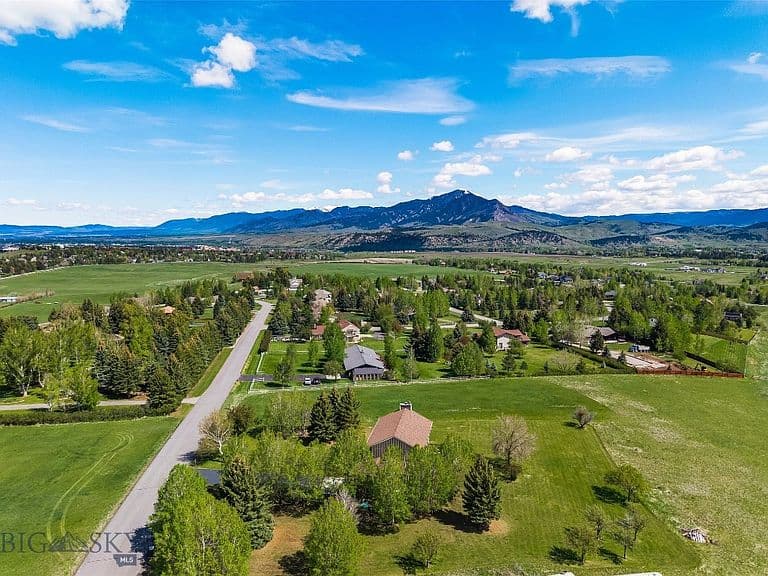 220 Ridge Trl photo 2