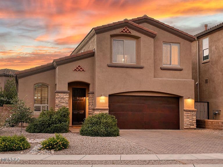 5745 N Winding Woods Pl photo 1