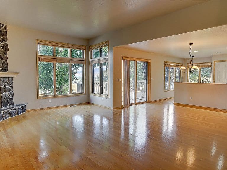5004 Clearview Way photo 3