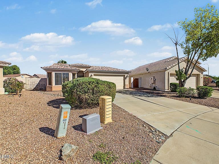 10810 W WINDSOR Avenue photo 5