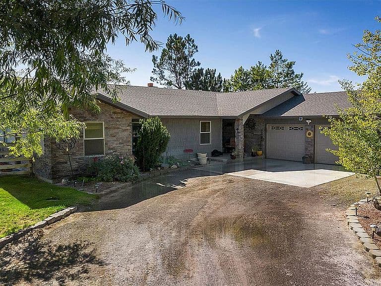 453 Mahard Dr photo 1