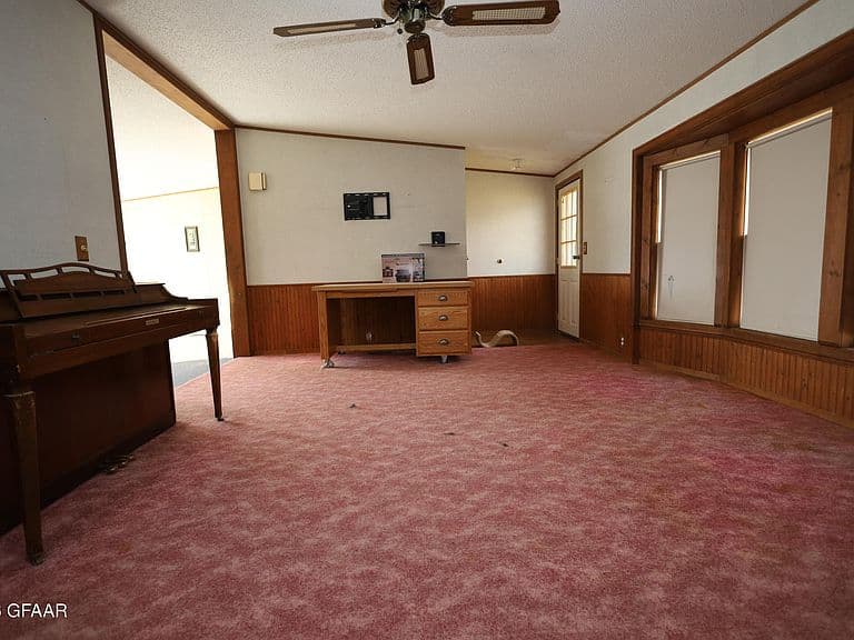 205 Arnold Ave photo 4