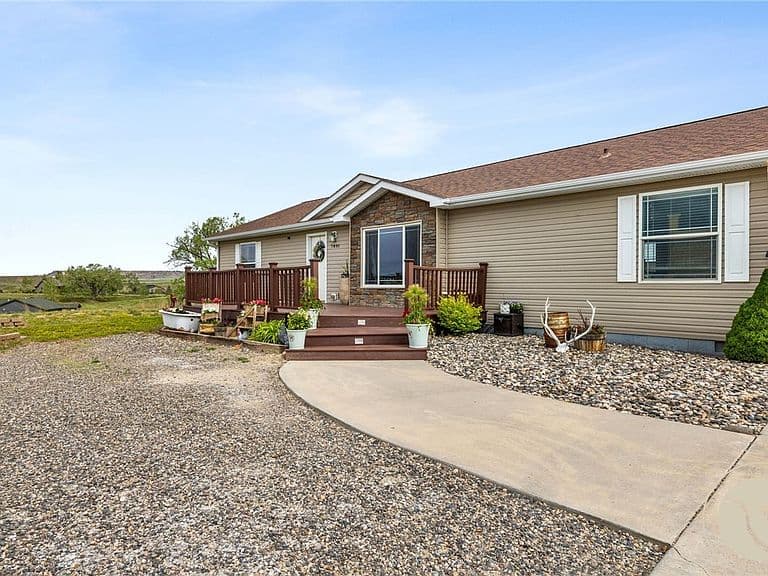 7801 Monad Rd photo 2