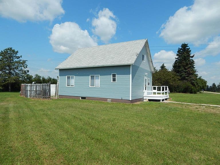 301 3rd Ave W photo 5