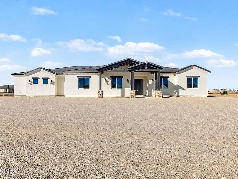 22108 W HARWELL Road photo 1