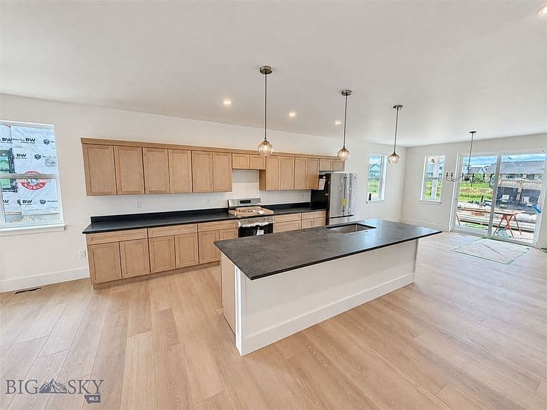 106 S Crispin St photo 2