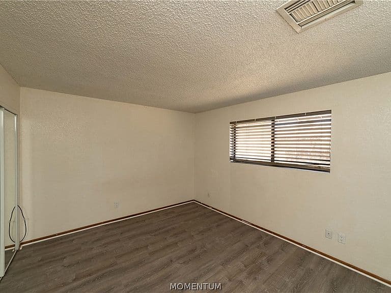 3586 N Pearl Street photo 3