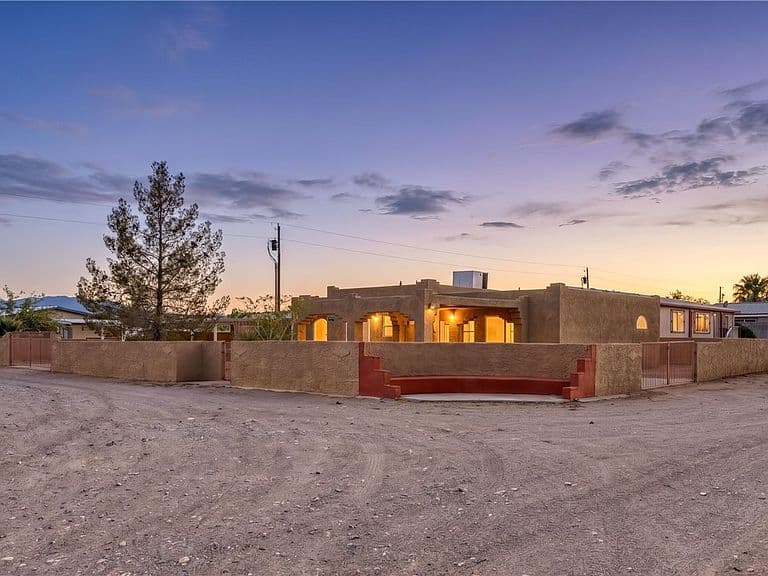 537 N Nogales Avenue photo 3