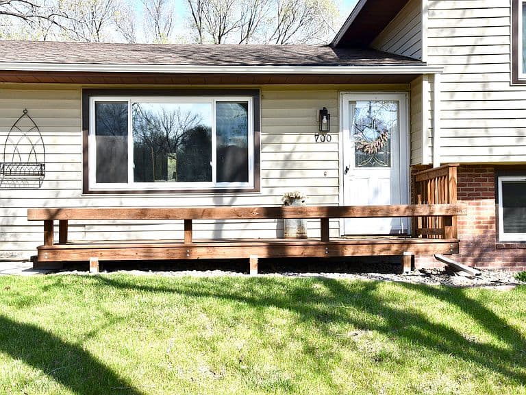 700 N Taylor Ave photo 3