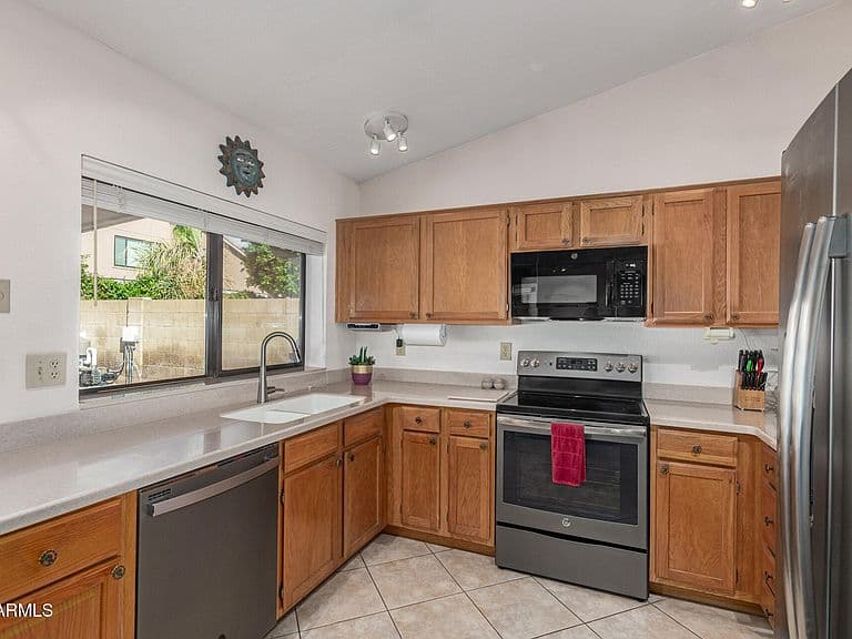 8956 E Voltaire Dr photo 5