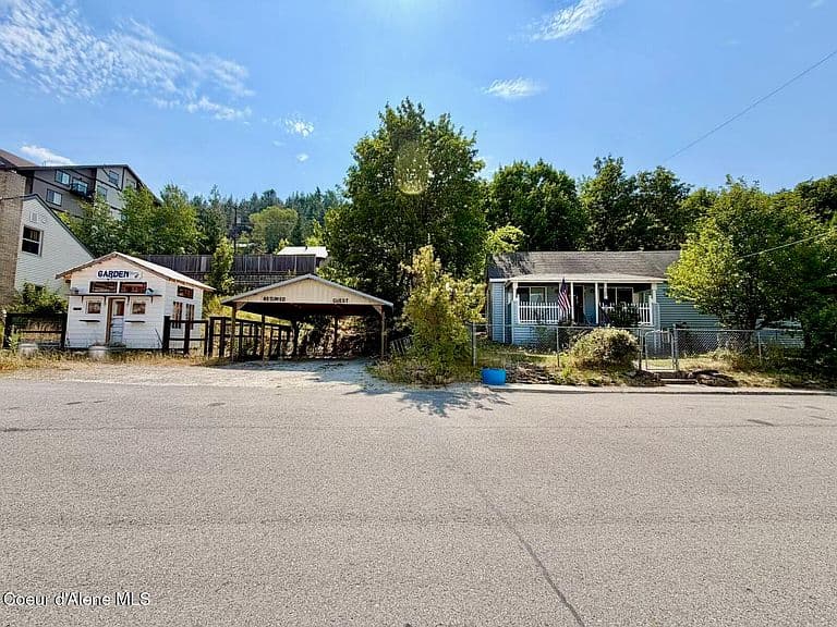 323 W Park Ave photo 2