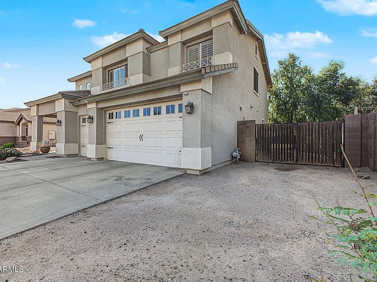 1795 E BARTLETT Place photo 5