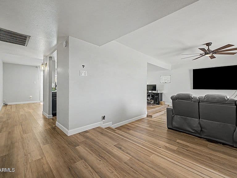 1171 E BELL DE MAR Drive photo 5