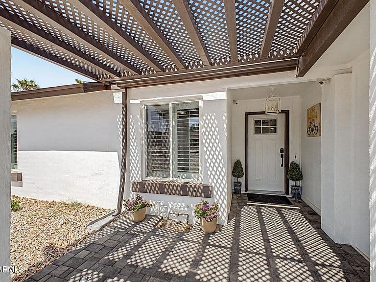 2602 E LARKSPUR Drive photo 3