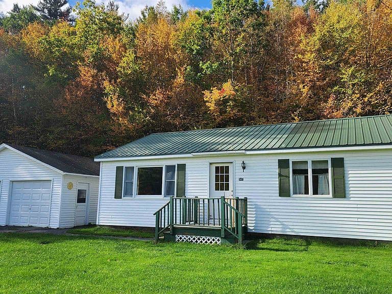 547 Andover Road photo 4