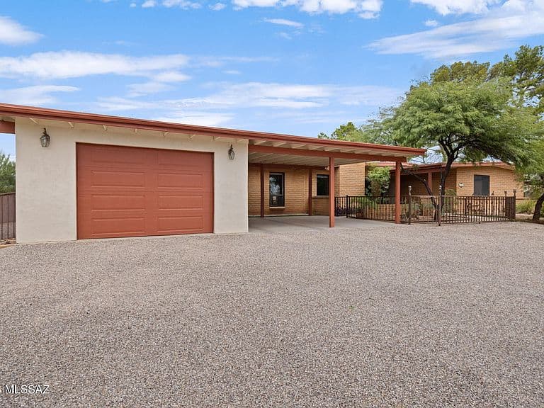 10231 E Discovery Dr photo 4