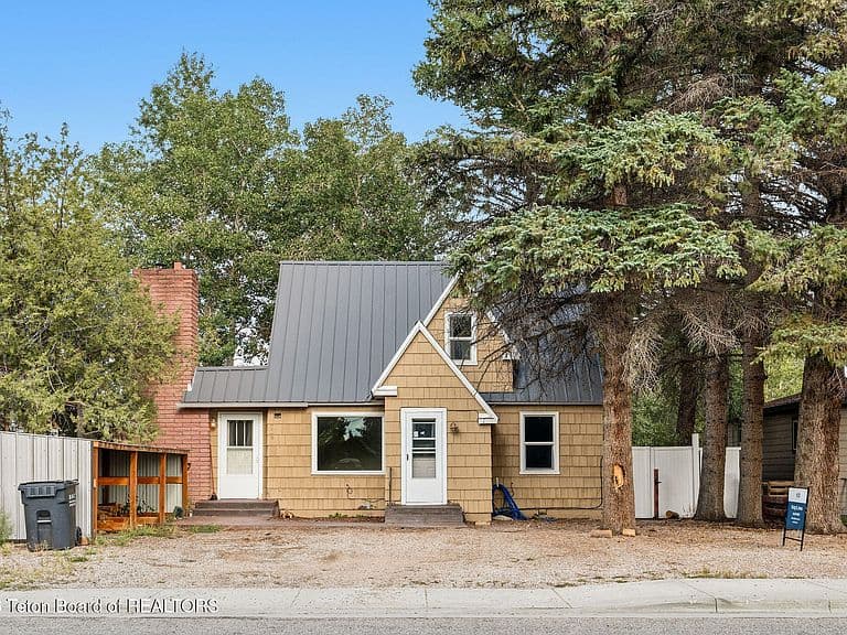 229 S Fremont Ave photo 2