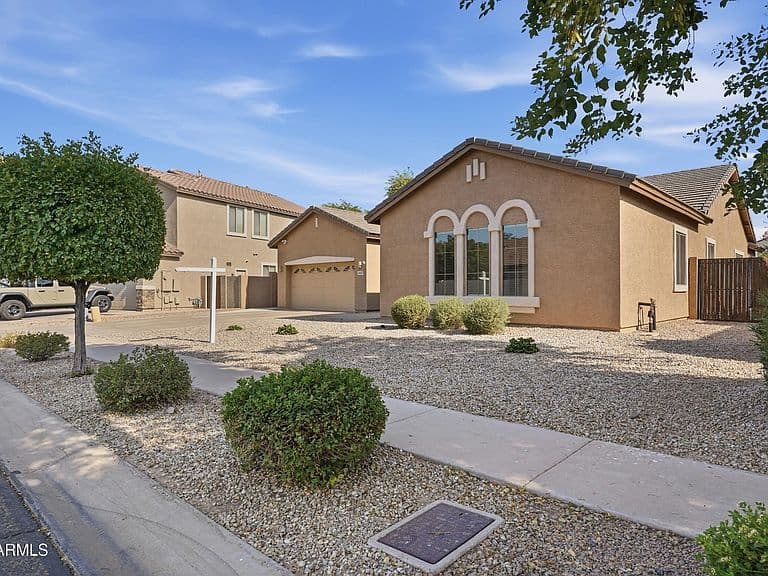 8807 W carole Lane photo 2