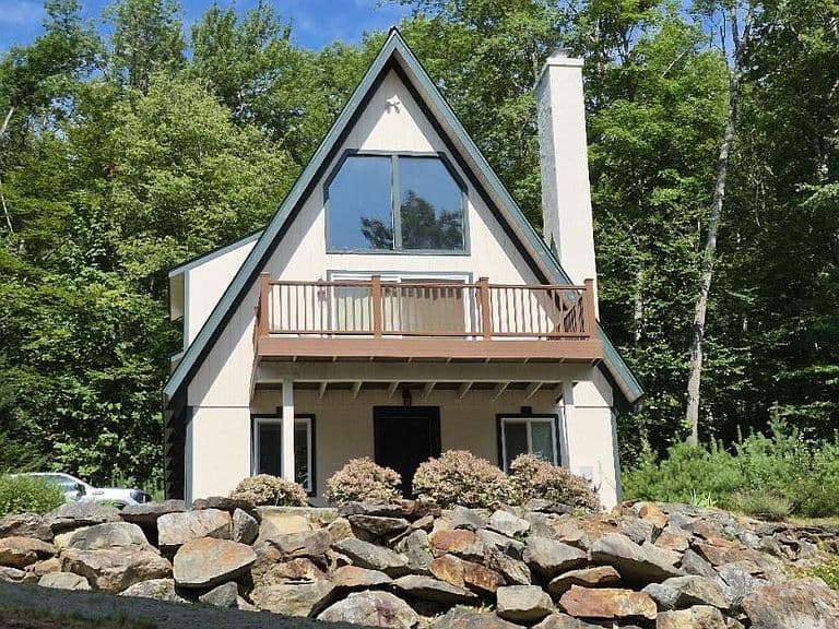 166 Hanover Drive photo 1