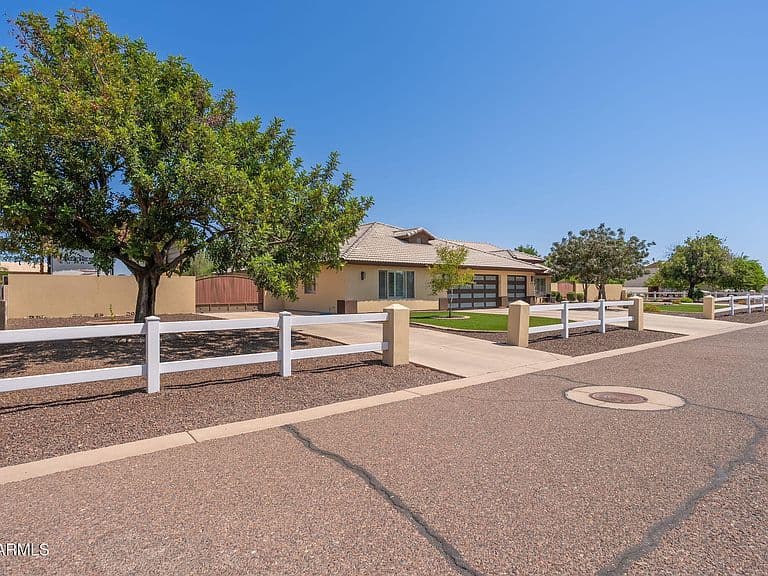 12366 W Desert Oasis Circle photo 4