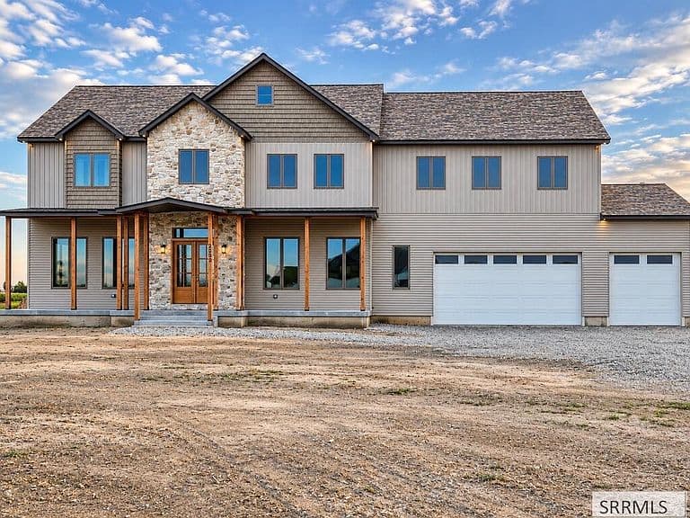 2225 Clover Meadow Way photo 2