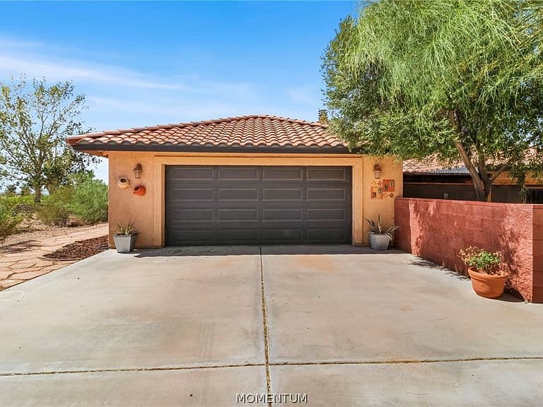 9781 N Vista Drive photo 2