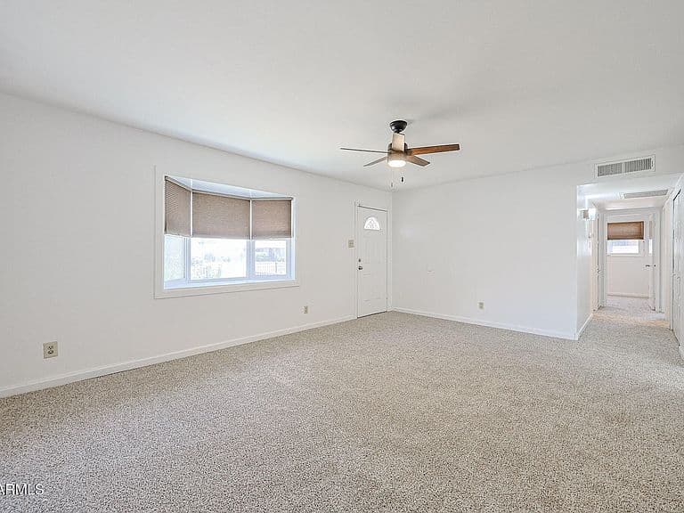 4532 W MONTEBELLO Avenue photo 4
