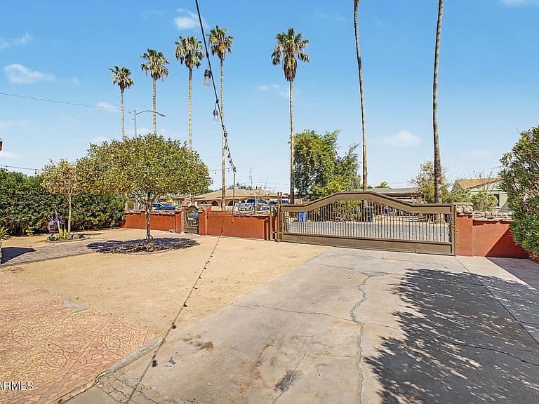 3021 W VILLA Street photo 4