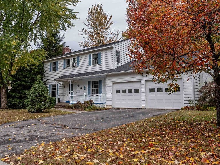34 Imperial Drive photo 1