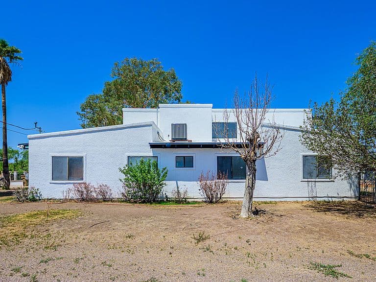 960 Via Puebla photo 1