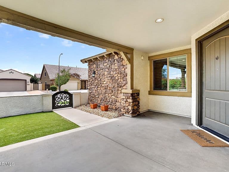 1872 W SWAN Drive photo 5