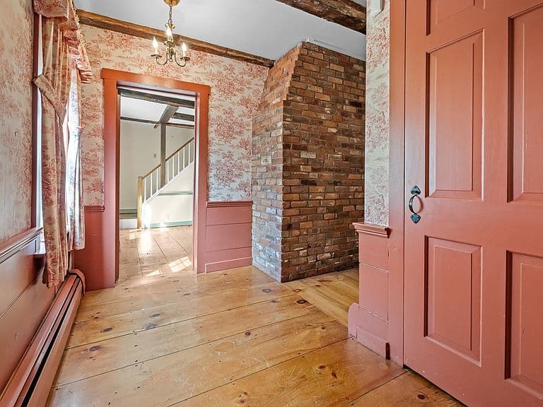1419 Cloudland Road photo 4