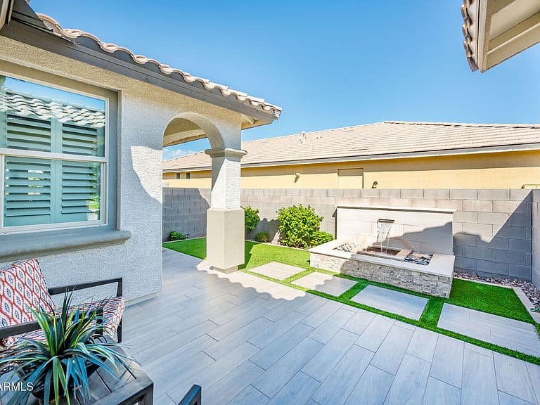 34778 N ARCADIA Drive photo 3