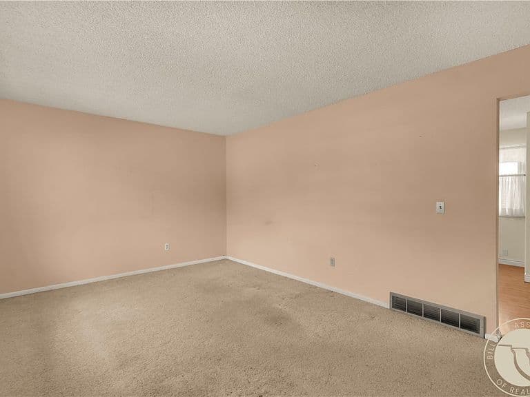 2702 Rehberg Ln photo 3