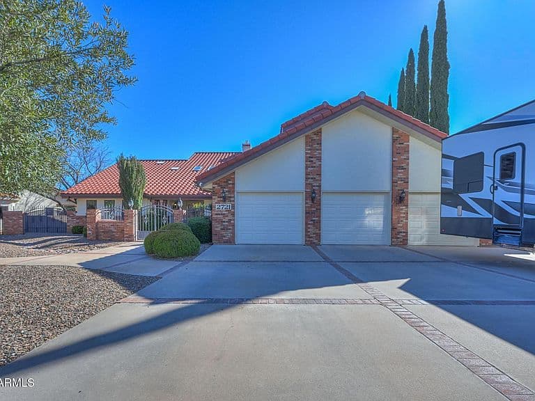 2721 Brewer Dr photo 2