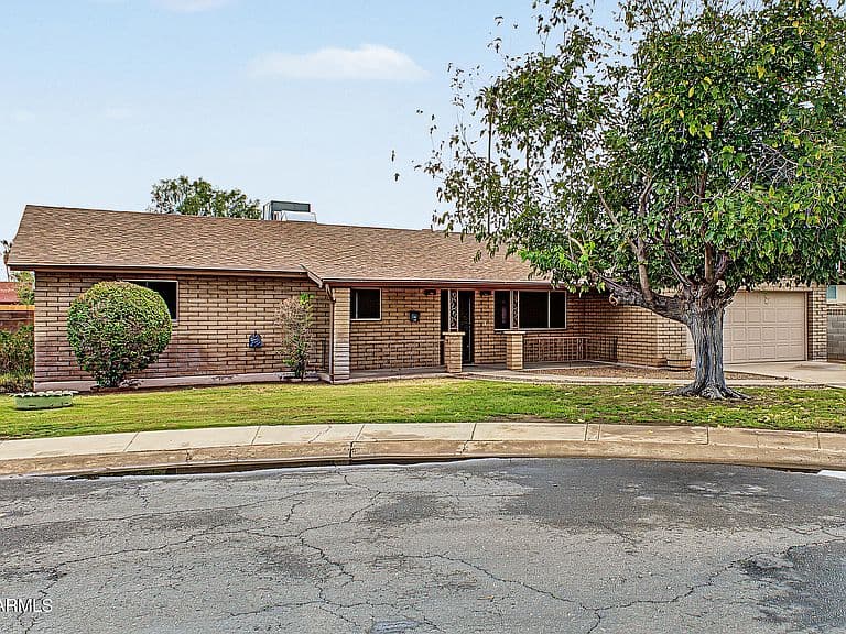 700 N KAREN Drive photo 4