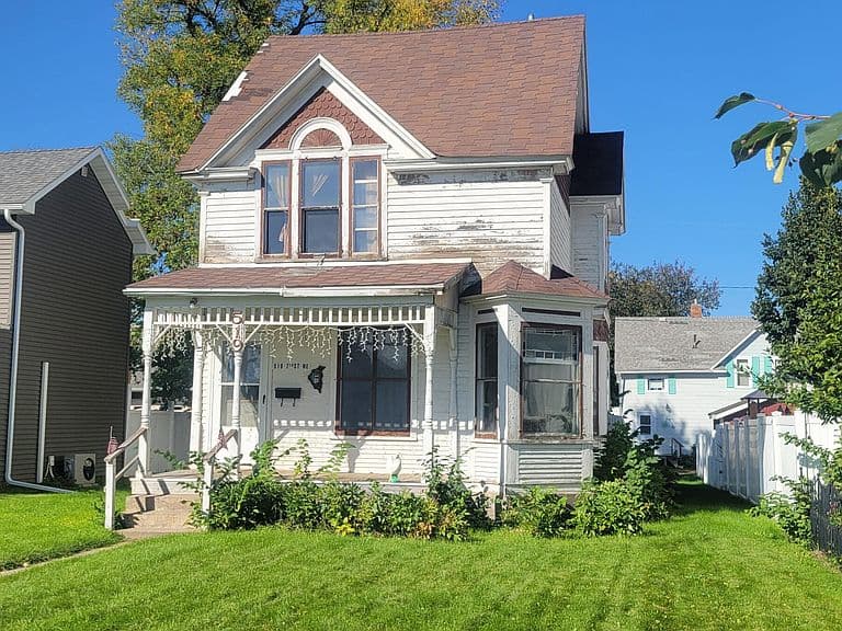 519 7th St NE photo 4