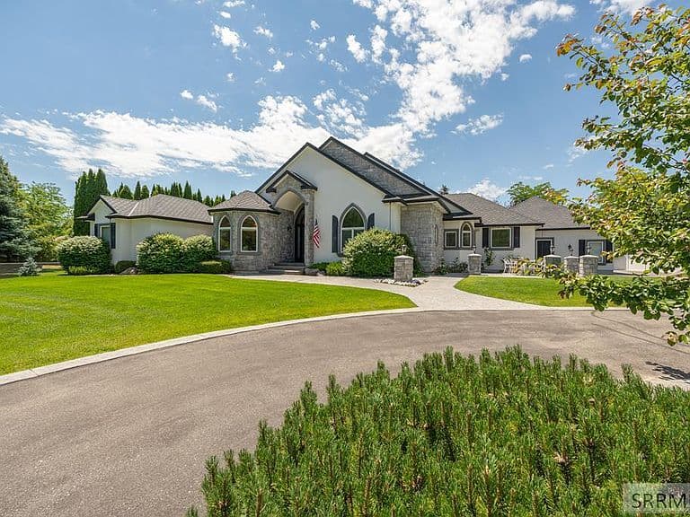 4020 Canterbury Way photo 3