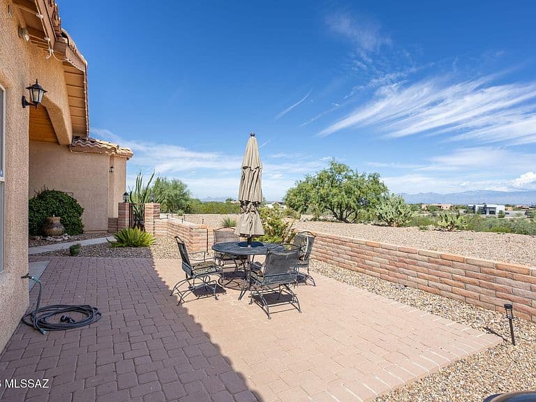 2540 E Lomas Dr photo 5