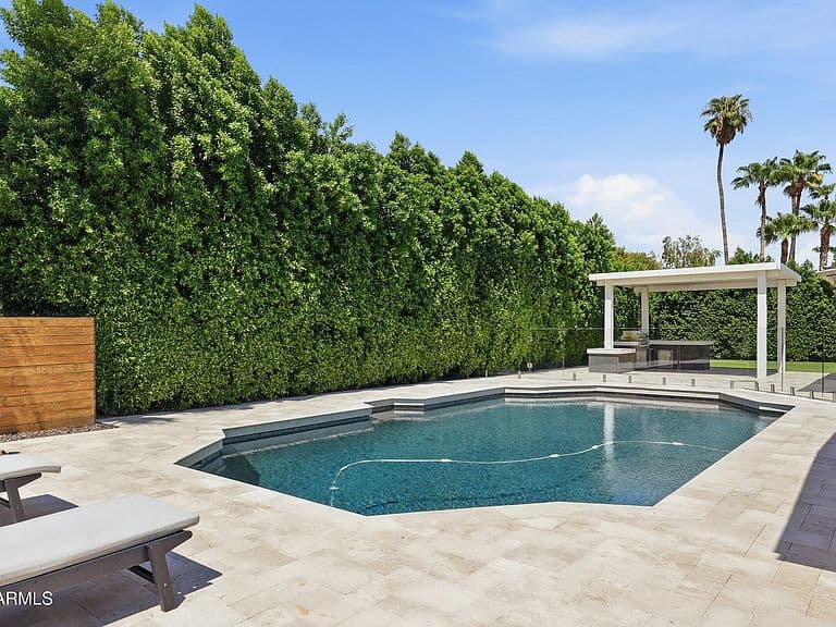 5102 E POINSETTIA Drive photo 1