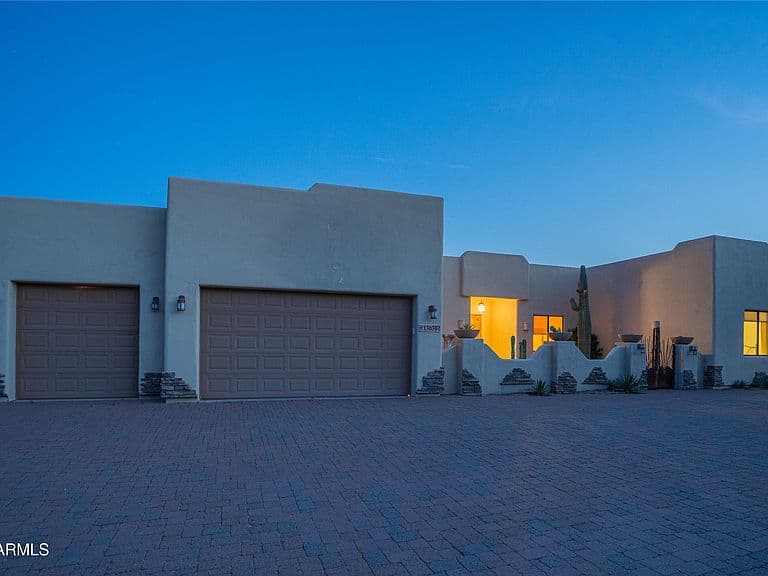 13639 E HEDGEHOG Place photo 2