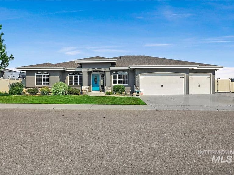 2334 N Van Dyke Ave photo 1