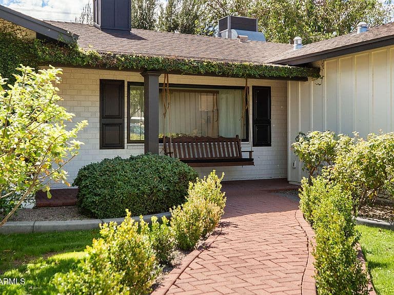 4331 E Avalon Drive photo 3