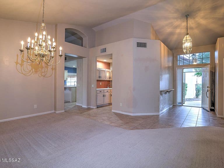 38035 S Rolling Hills Dr photo 5