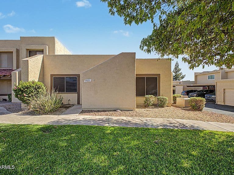 5821 W ACOMA Drive photo 3