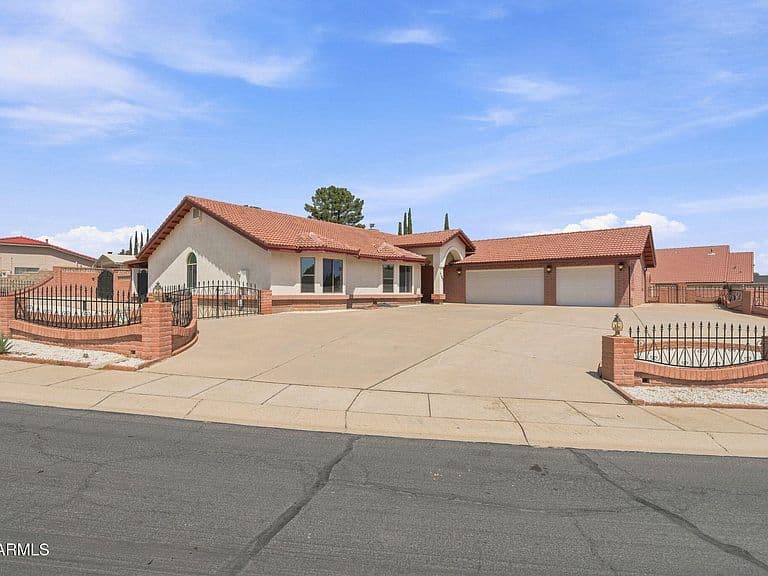 1163 EXETER Drive photo 3