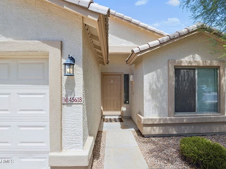 45618 W SHERIDAN Road photo 5