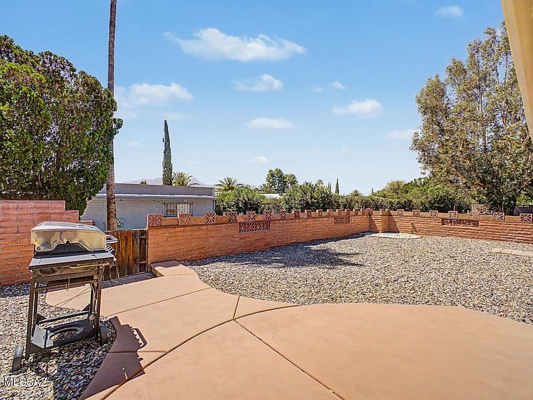1531 S San Carla photo 4
