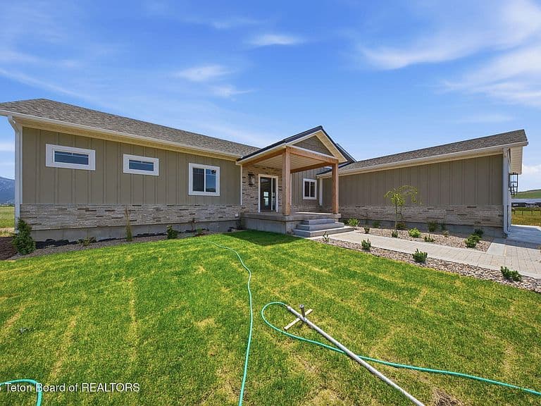 330 Mantua Meadows Ln photo 1